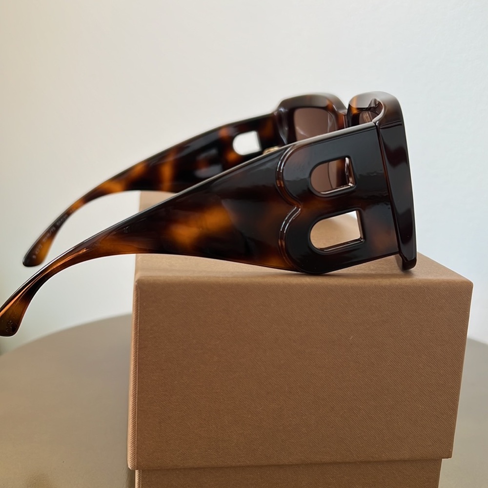 Burberry B Motif Square Frame Sunglasses - Picture 11 of 16